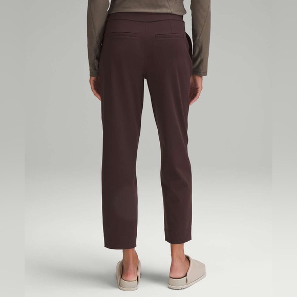 NWT Lululemon Tapered Leg Mid Rise Pant 7/8 Length Luxtreme Espresso Size Small - Picture 3 of 12